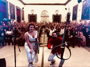 Το συγκρότημα String Demons στην κατάμεστη Αίθουσα Προτομών του Καπιτωλίου