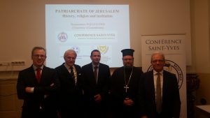 Ο πρόεδρος της Ένωσης Καθολικών Νομικών William Lindsay Simpson, ο επίτιμος Πρόξενος της Κύπρου στο Λουξεμβούργο Luc Weitzel, ο Δρ. Κωνσταντίνος Παπαστάθης, ο Πρωτοπρεσβύτερος της ελληνορθοδόξης εκκλησίας του Αγίου Νικολάου στο Λουξεμβούργο ιερέας Παναγιώτης Μοσχονάς και ο Πρέσβης της Ελλάδος στο Λουξεμβούργο Λούης-Αλκιβιάδης Αμπατής.